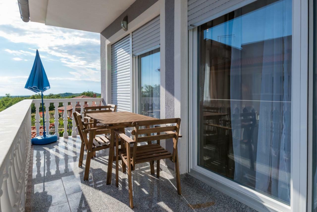 Ferienhaus Bucic Buje Kültér fotó